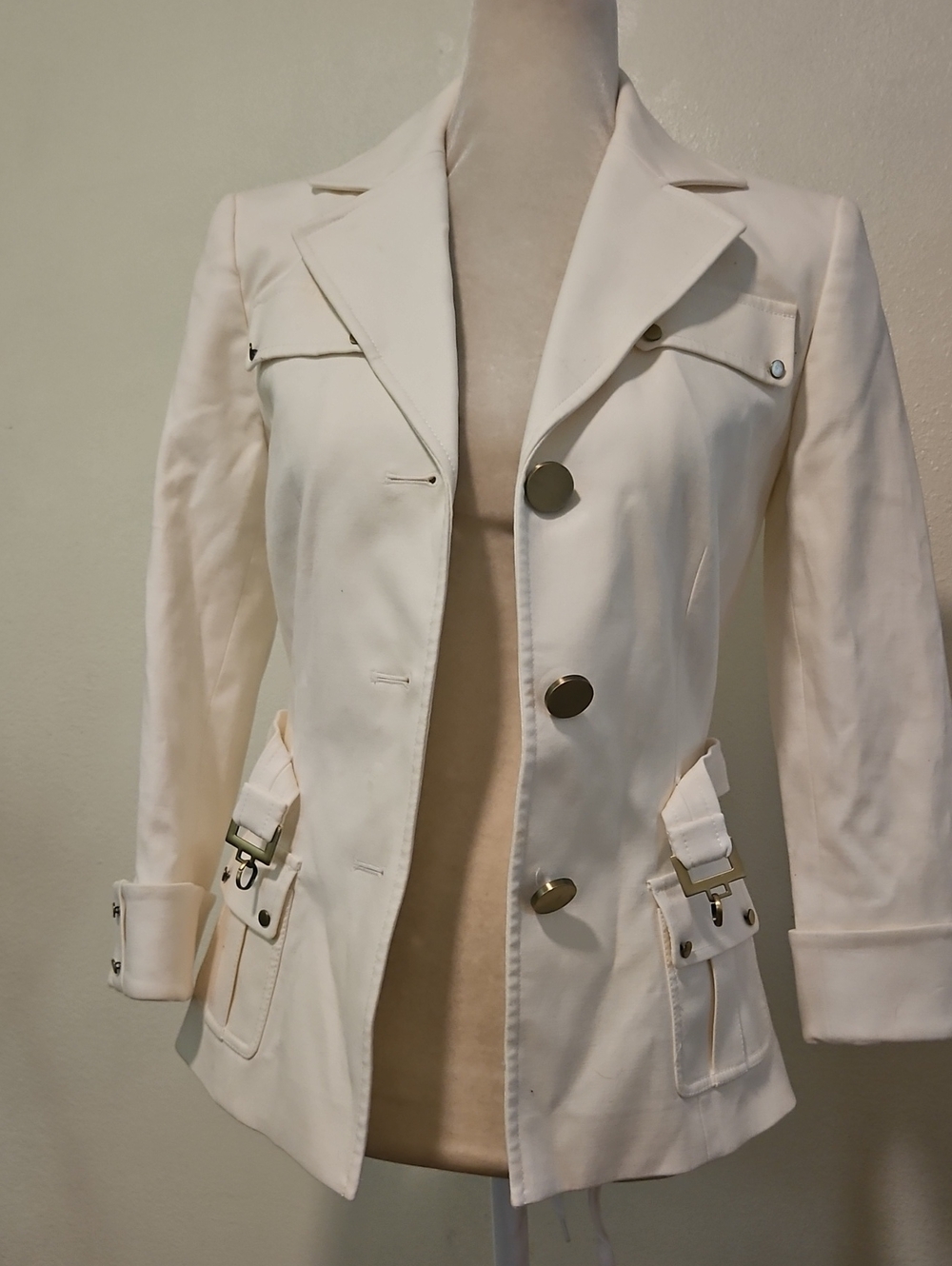 ANTONIO MELANI Cream Button-Front Tailored Blazer with Buckle Pockets